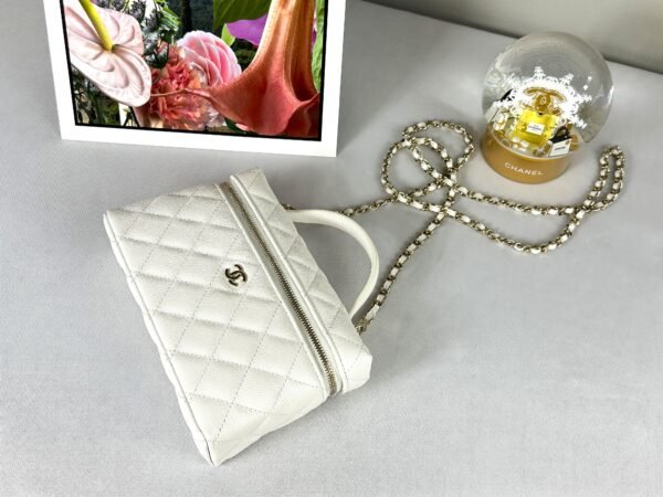 Chanel 25C White Caviar Vanity Case with Chain