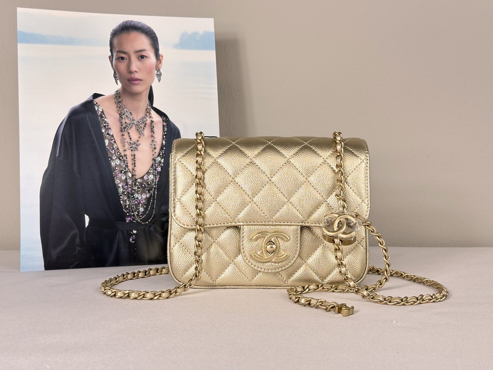 Chanel 25B Gold Caviar CC Adjuster Square Mini – Orchmelia